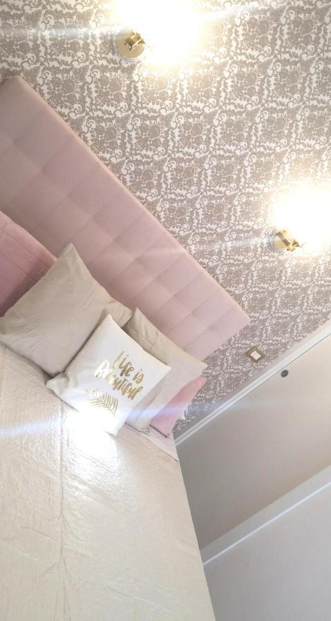 Domus Leone Tre Bed & Breakfast เนเปิลส์ ภายนอก รูปภาพ