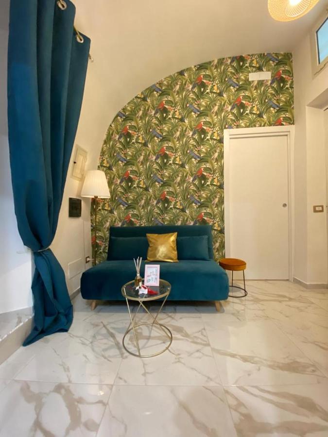 Domus Leone Tre Bed & Breakfast เนเปิลส์ ภายนอก รูปภาพ